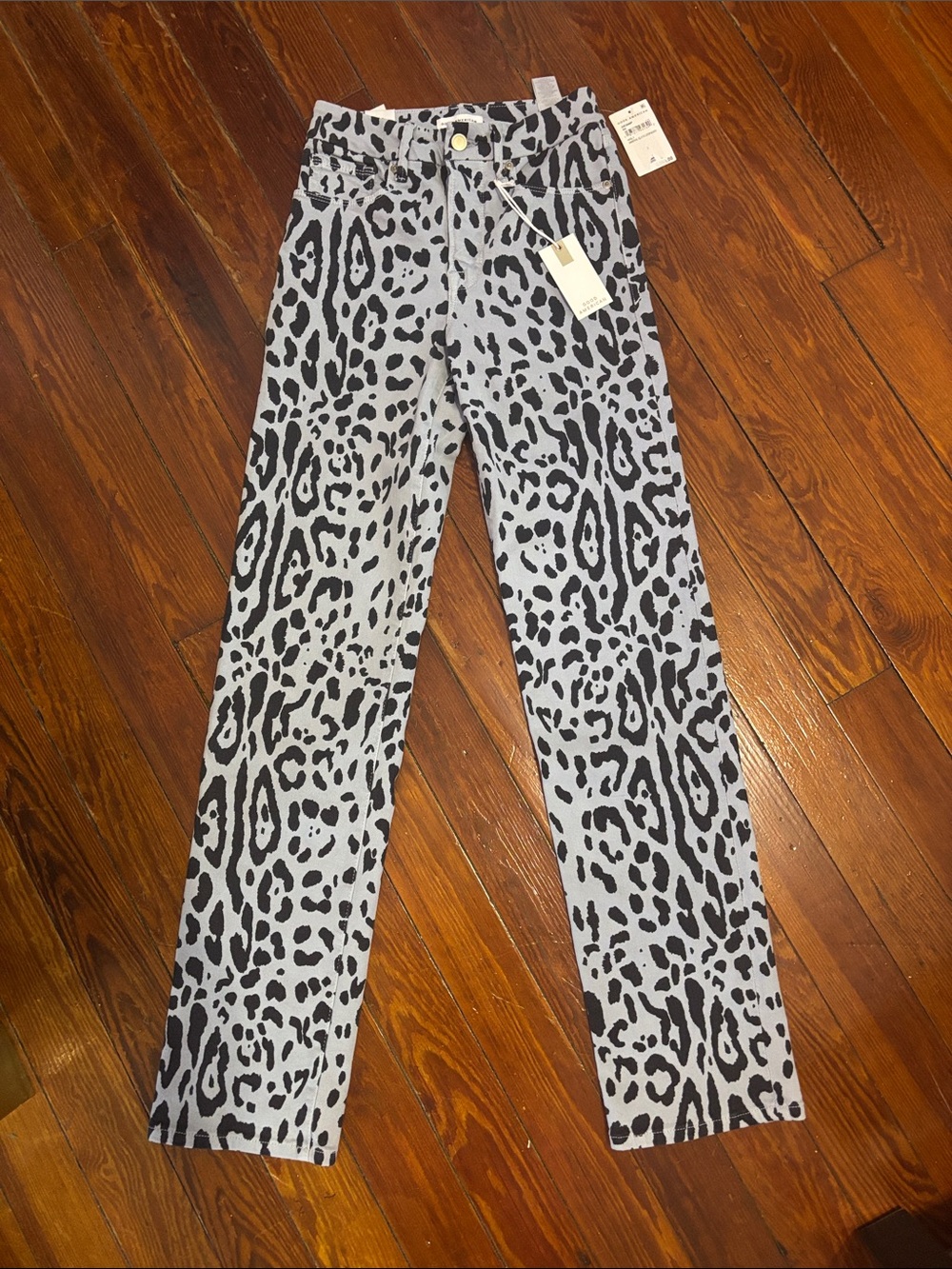 Good American NWT! Blue / Gray and Black Leopard Print Straight Jeans